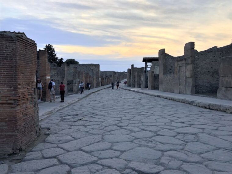pompeii-highlights-guided-walking-tour