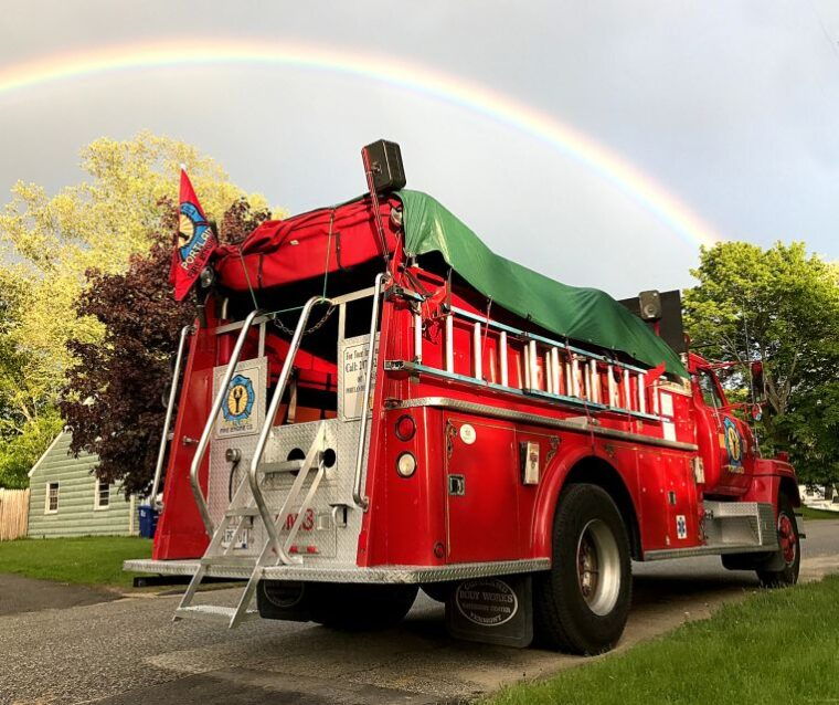 portland-maine-tour-in-vintage-fire-engine
