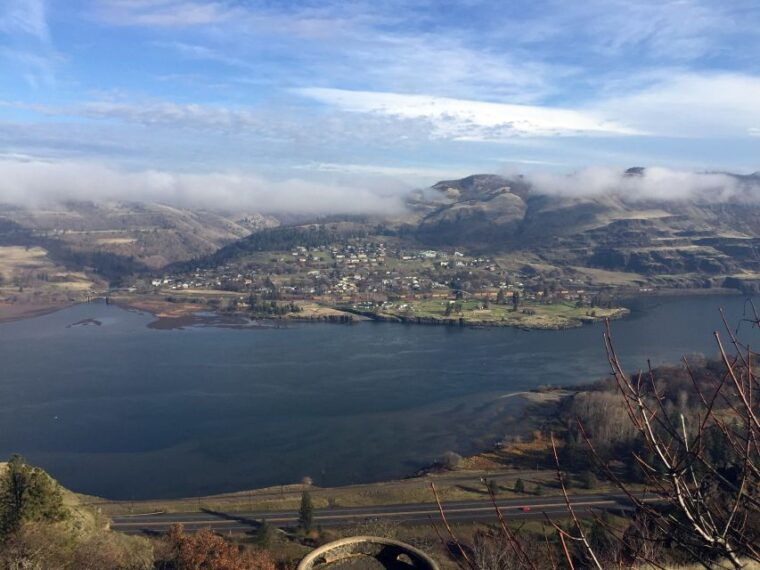 portland-mount-hood-wine-and-waterfalls-full-day-tour