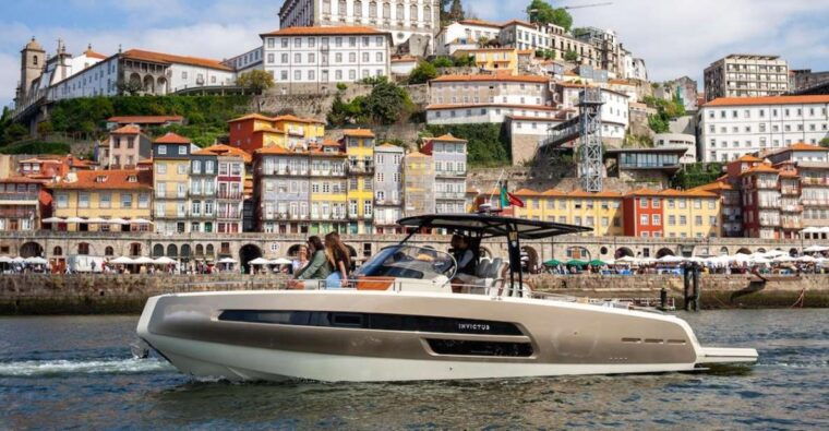porto-2h-private-luxury-yacht-in-the-douro