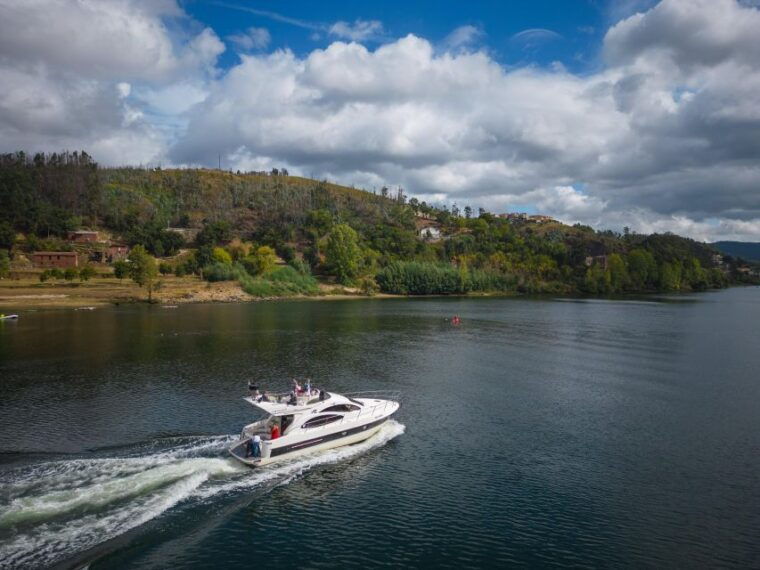 porto-cruise-on-the-douro-river-discover-island-of-lovers