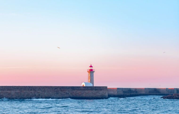 porto-exclusive-charming-sailboat-sunset