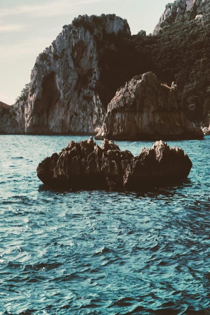 positano-capri-and-blue-grotto-shared-boat-tour-with-drinks