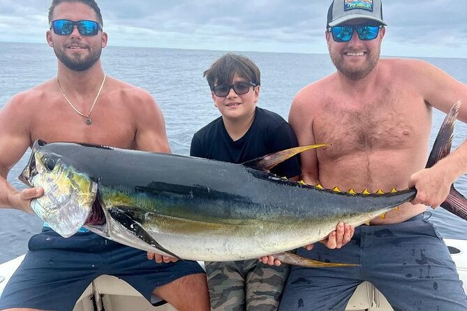 private-38ft-fishing-charter-in-tamarindo-with-food-and-drinks