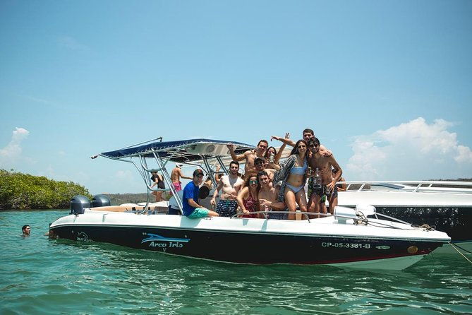 private-boat-rental-20-people-all-day-in-cartagena