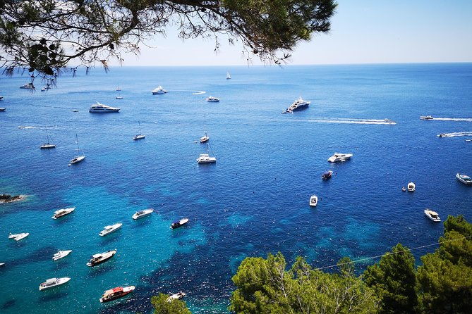 private-boat-tour-around-capri-with-classy-gozzo