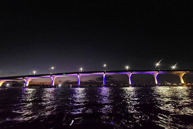 private-boat-tour-for-sunset-cruise-and-sunset-bridge-tour