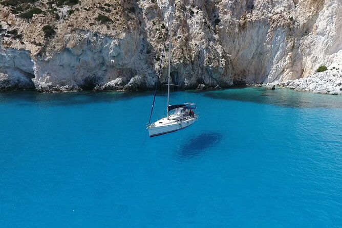 private-boat-tour-in-milos-with-lunch