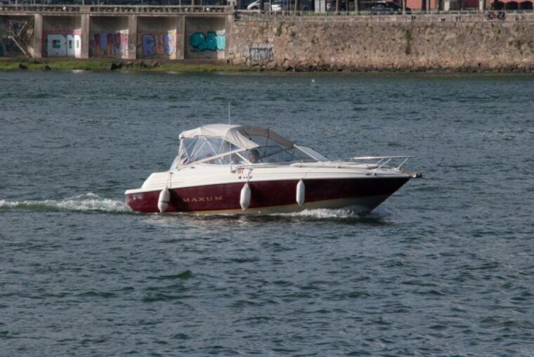 private-boat-tour-to-ponte-d-luis-1h-group-price-up-to-6px