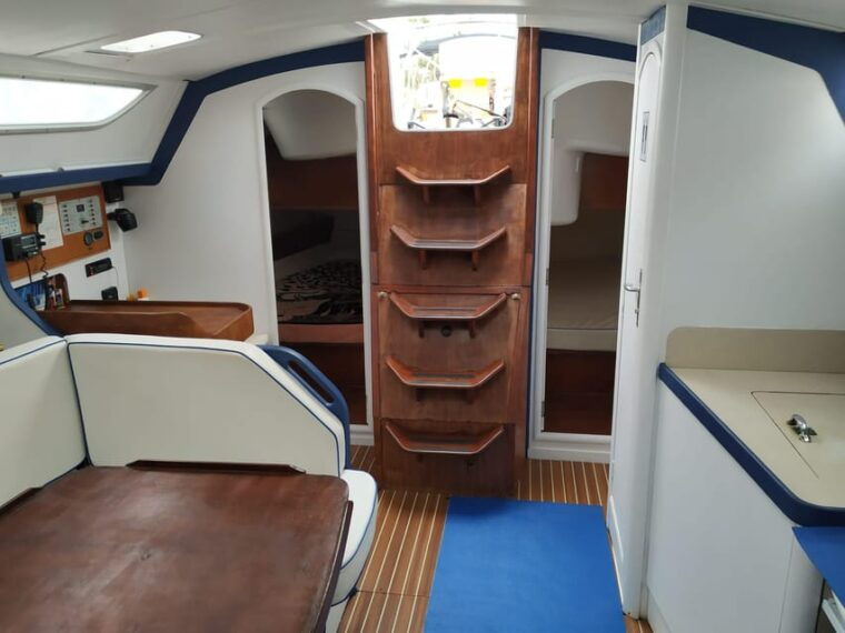 private-charter-on-sailboat-coastal-trip-with-snorkeling-in-the-bay