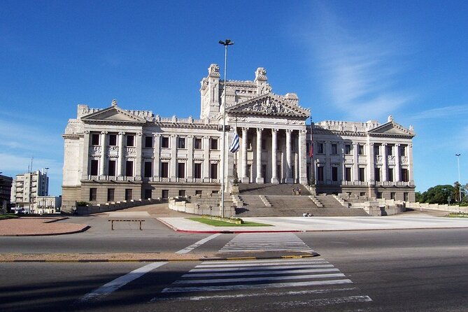 private-city-tour-in-montevideo