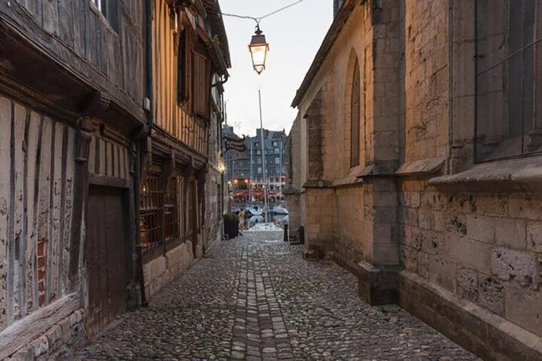 private-day-in-etretat-and-honfleur-the-jewels-of-normandy