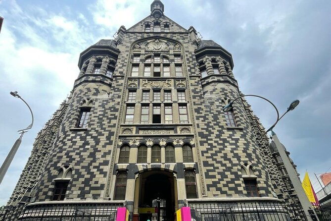 private-medellin-city-tour-comuna-13
