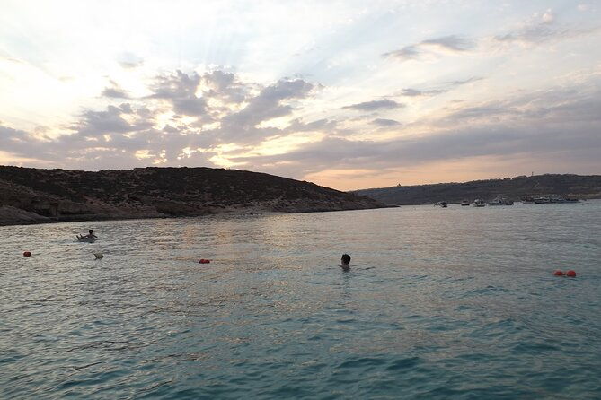 private-speedboat-2hrs-crystal-blue-lagoon-caves-snorkelling