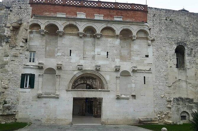 private-split-walking-tour-with-diocletian-palace