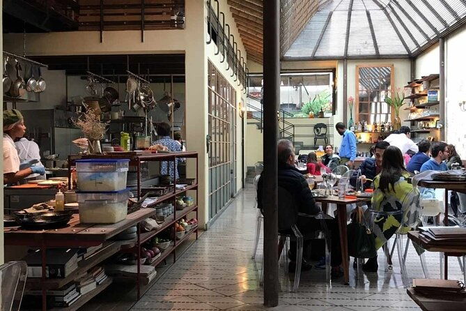 private-street-food-tour-in-candelaria-bogota