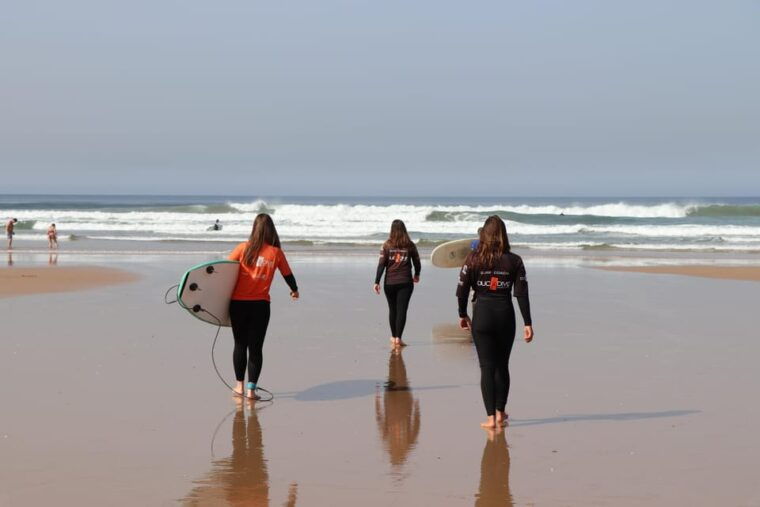 private-surf-class-with-photoshoot-in-caparica