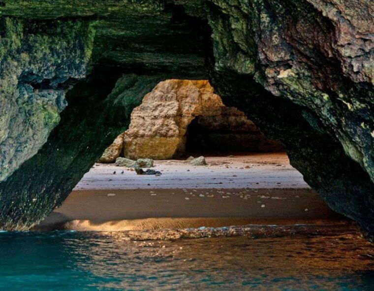 private-tour-1h30-i-benagils-best-caves-armacao-de-pera