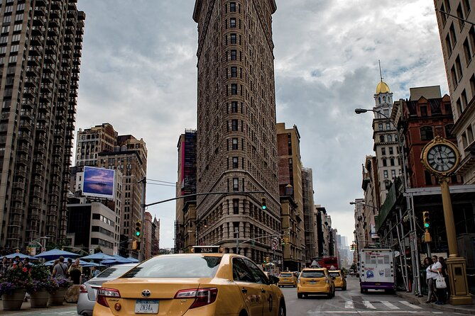 private-tour-explore-new-york-iconic-landmarks-guide-up-to-10pax