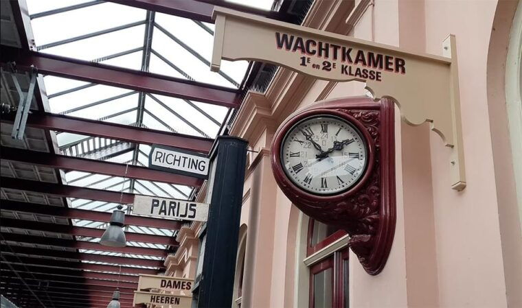 private-tour-from-amsterdam-de-haar-castle-railway-museum