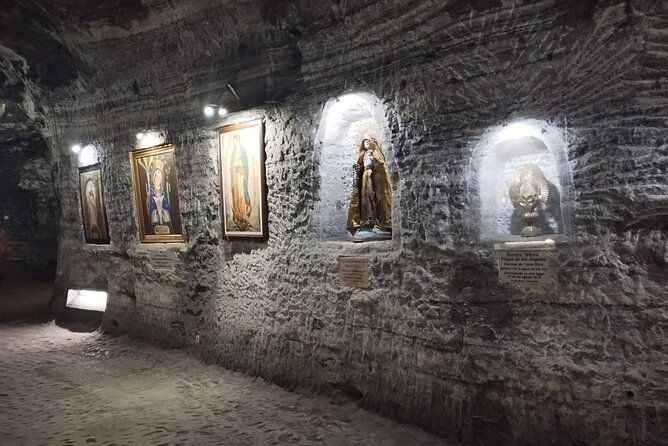 private-tour-to-the-first-wonder-of-colombia-and-andres-chia
