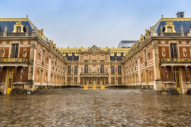 private-transfer-versailles-to-paris-airport-cdg-by-luxury-van