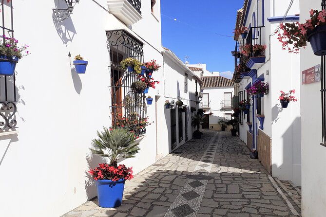 private-trip-in-gibraltar-and-estepona-from-marbella
