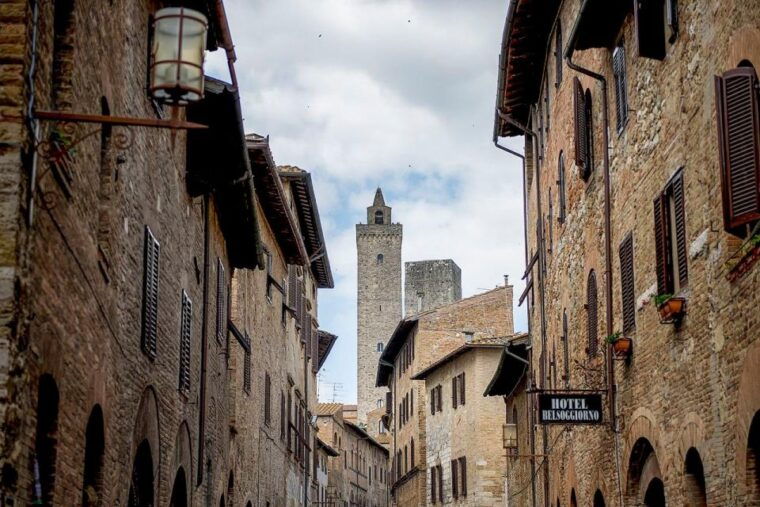 private-tuscany-tour-to-siena-and-san-gimignano-with-lunch