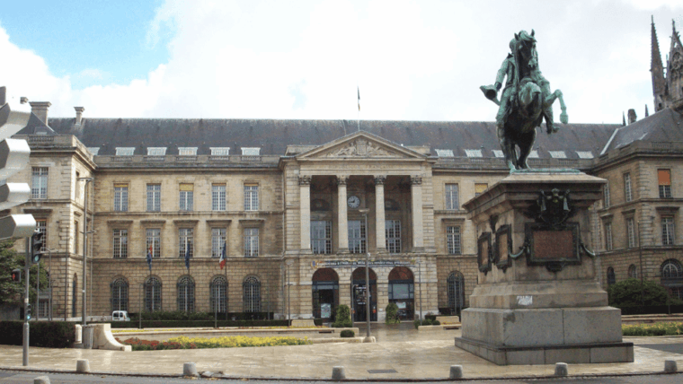 rouen-gourmet-food-walking-tour-discover-normandys-flavors