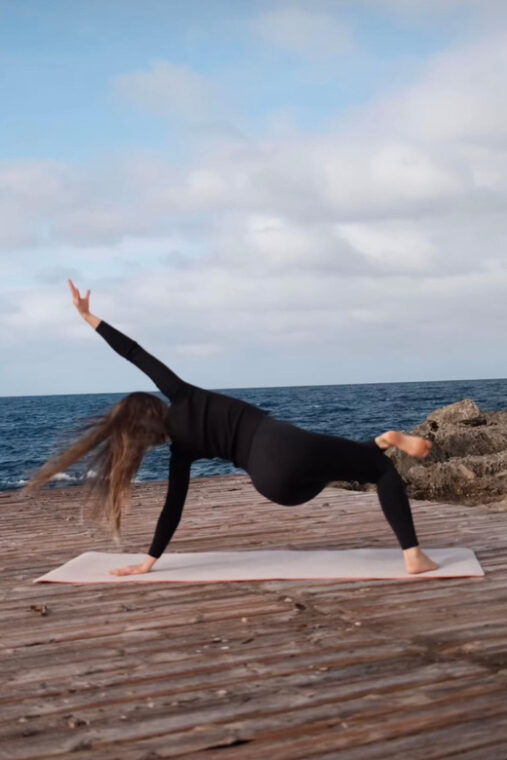sa-rapita-es-trenc-vinyasa-yoga-class-at-the-beach