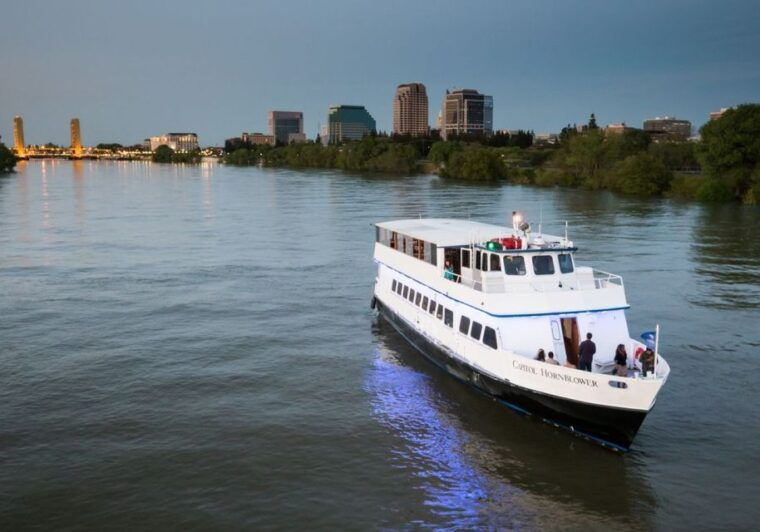 sacramento-new-years-eve-river-cruise