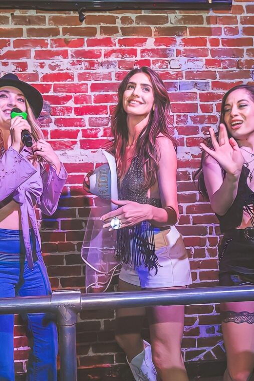 san-diego-drink-ride-sing-dance-bar-tour-4-bars
