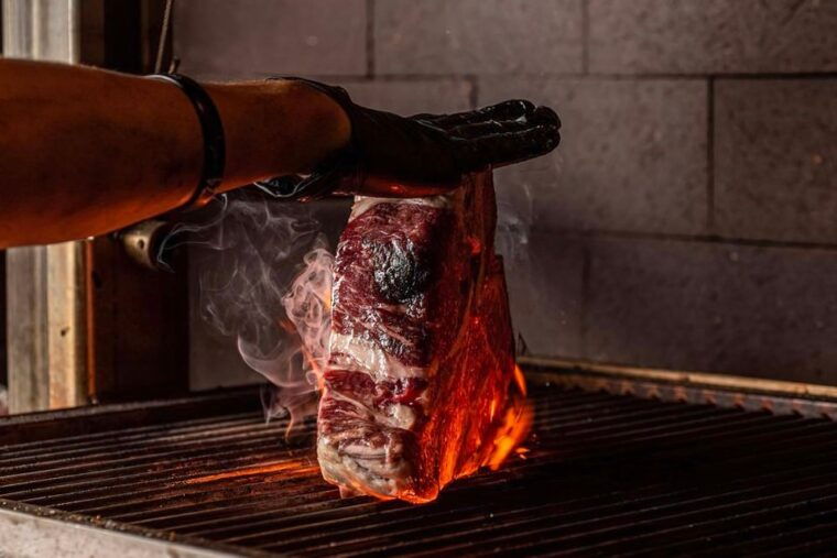 san-gimignano-fiorentina-steak-dinner-in-winery