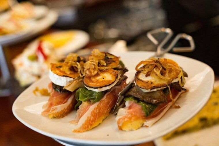 san-sebastian-guided-food-tour-with-pintxo-tasting-wines