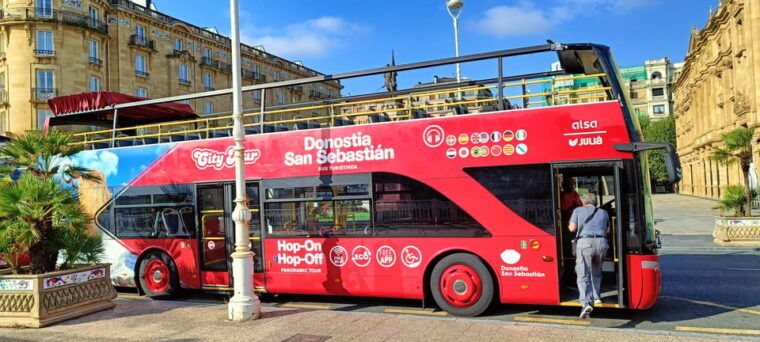 san-sebastian-hop-on-hop-off-city-tour-bus
