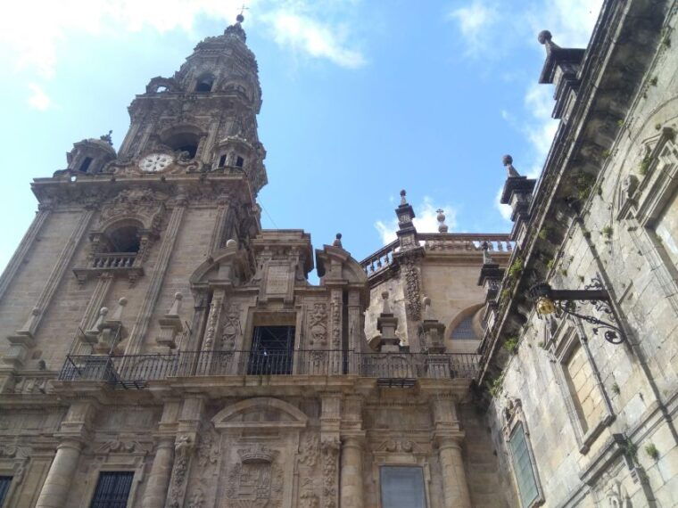 santiago-de-compostela-valenca-private-tour-from-porto