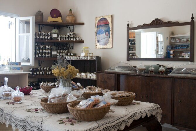 santorini-local-hangouts-insiders-5-hour-private-tour