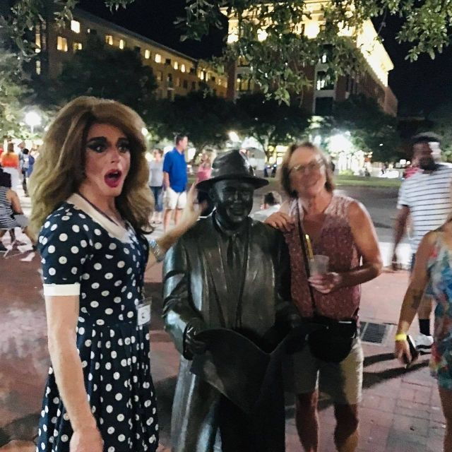 savannah-drag-queen-guided-pub-crawl-with-sing-a-longs