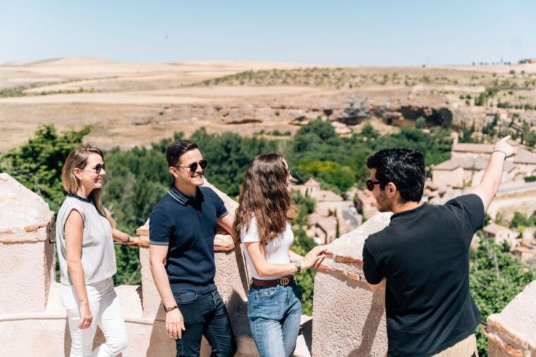 segovia-guided-visit-alcazar-hiking-with-high-speed-train