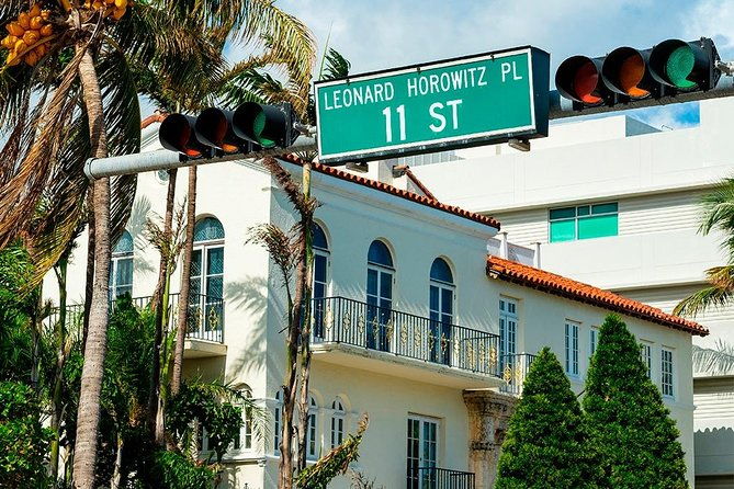 self-guided-audio-tour-miami-art-deco
