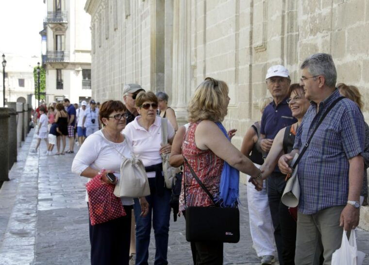 seville-cathedral-and-giralda-skip-the-line-guided-tour