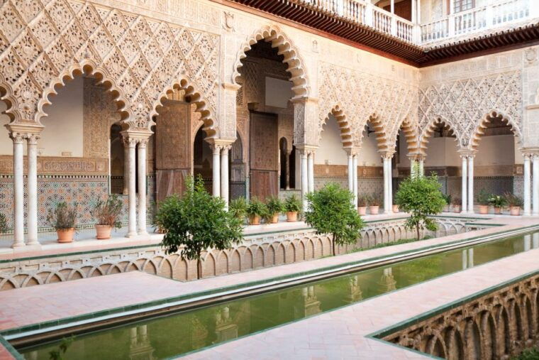 seville-cathedral-giralda-alcazar-entry-with-guided-tour