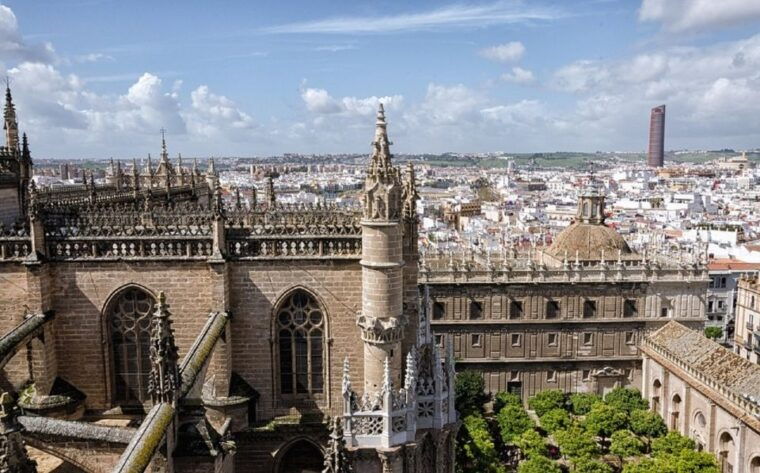 seville-cathedral-giralda-alcazar-guided-tour