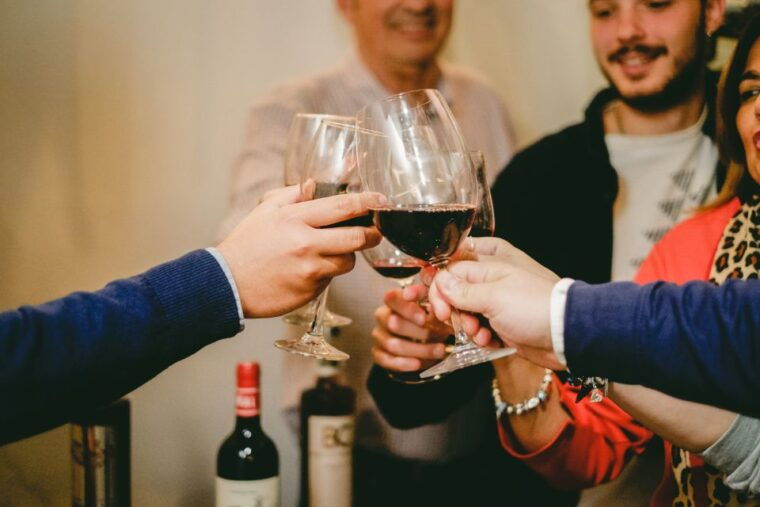 seville-small-group-jewish-quarter-tour-with-tapas-drinks