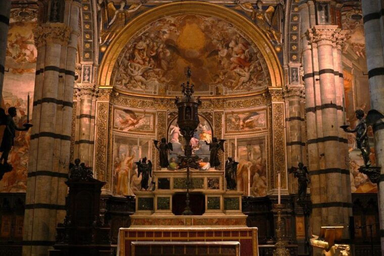 siena-walking-tour-with-cathedral-and-crypt-museum-option