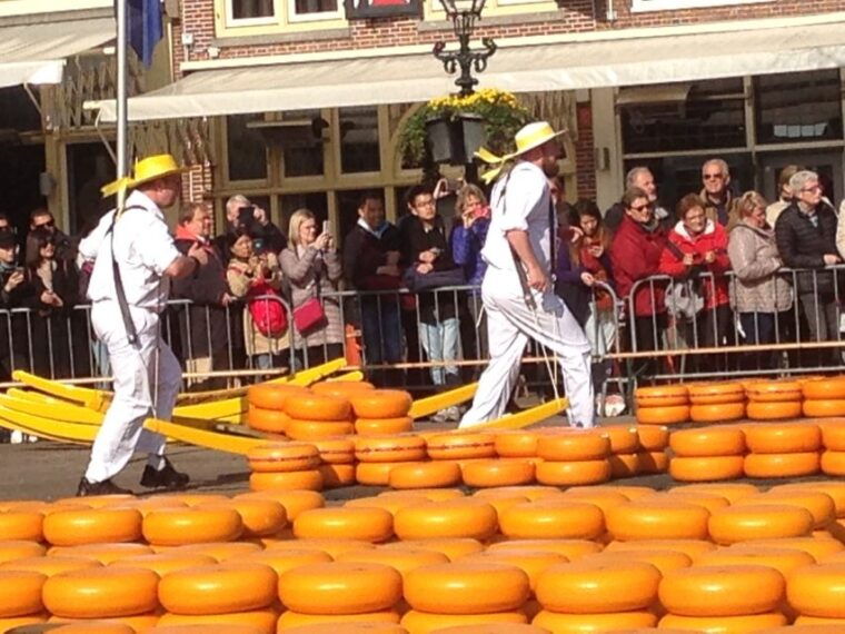 small-group-alkmaar-cheese-market-and-city-tour-english