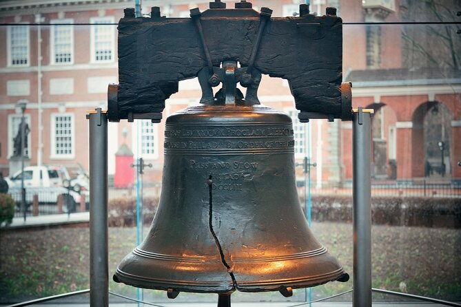 solve-the-case-in-philadelphia-exploration-game-and-tour