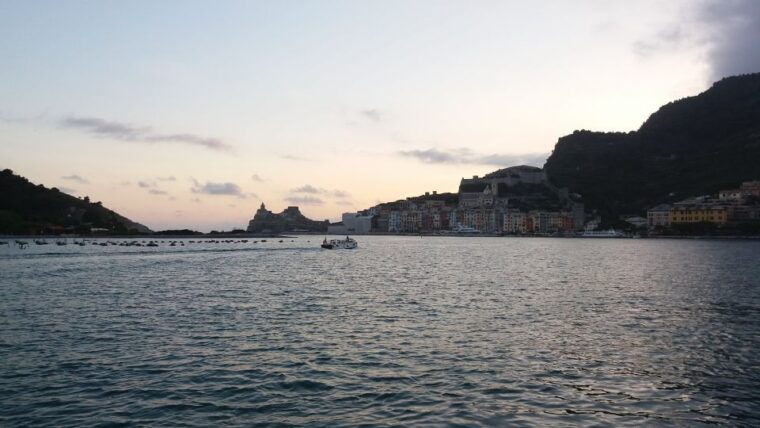 sunset-dinner-boat-tour-in-the-gulf-of-poets