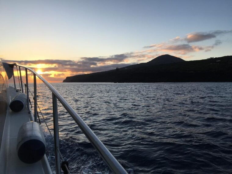 sunset-yacht-tour-with-food-and-wine-tasting