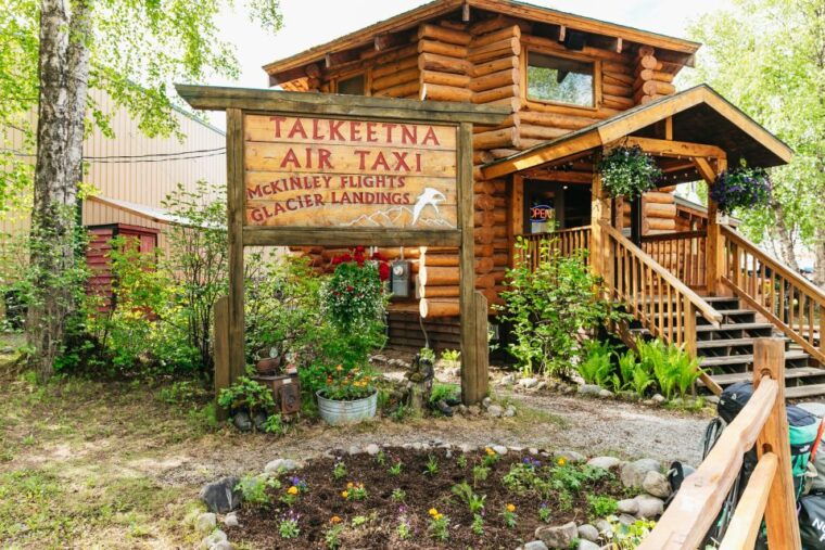 talkeetna-mountain-voyager-with-optional-glacier-landing